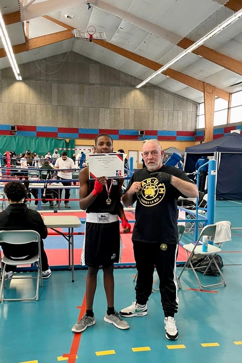 Jeune boxeur BEA du Star Gym sur le ring